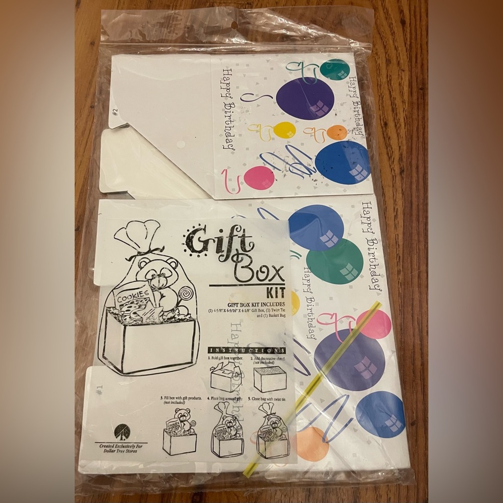 New Gift Box Kit 4 5/8" x 6 9-16" x 4 5/8" gift box, 1 twist tie & 1 basket bag